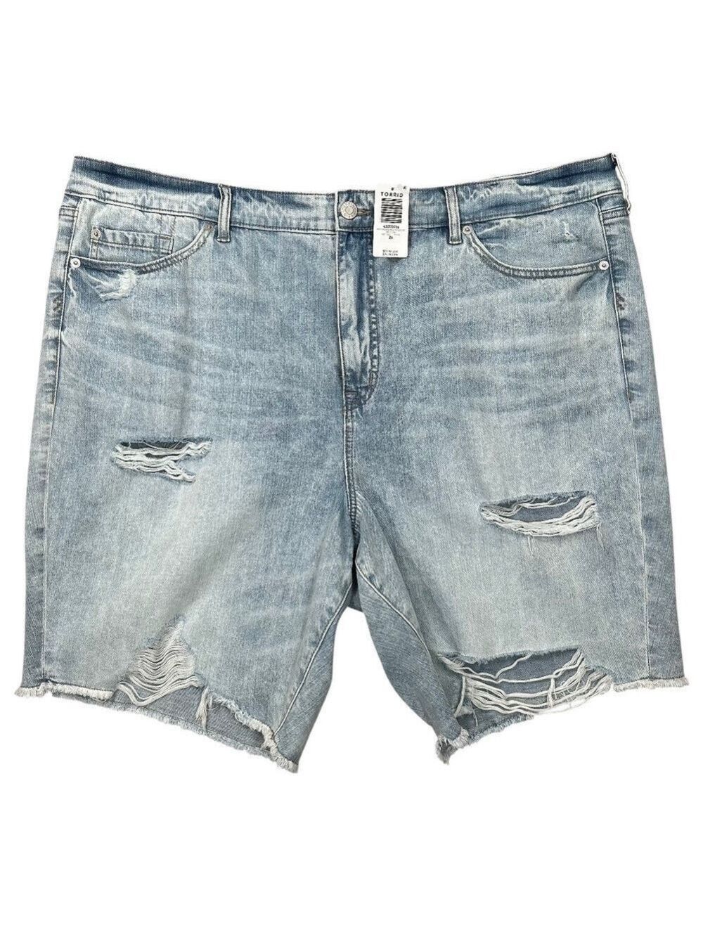 Torrid NWT Distressed Bermuda Shorts Light Wash Size 26